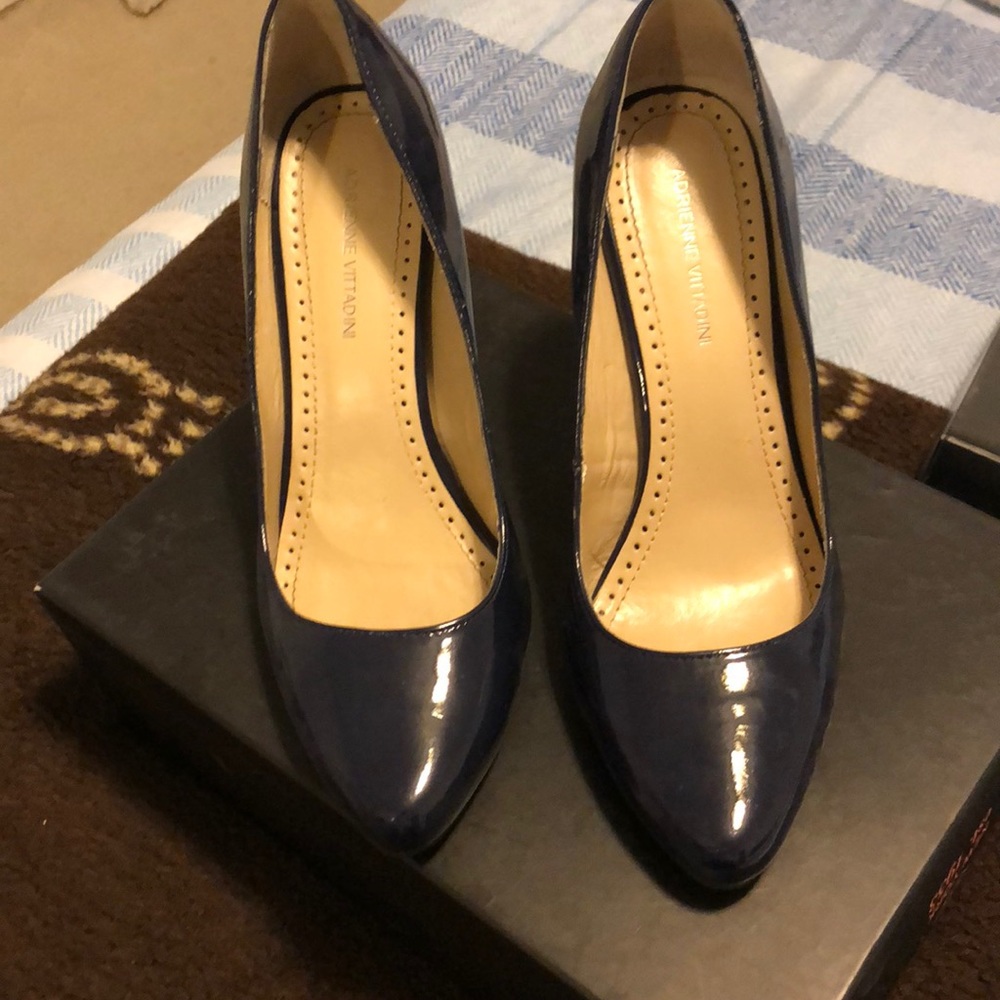 Navy heels